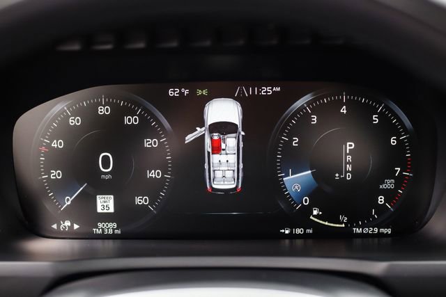 Used 2018 Volvo XC90 T6 Momentum w/ Convenience Package image 19