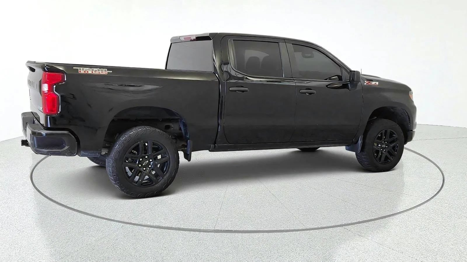 Used 2025 Chevrolet Silverado 1500 Custom Trail Boss AWD/4WD image 9