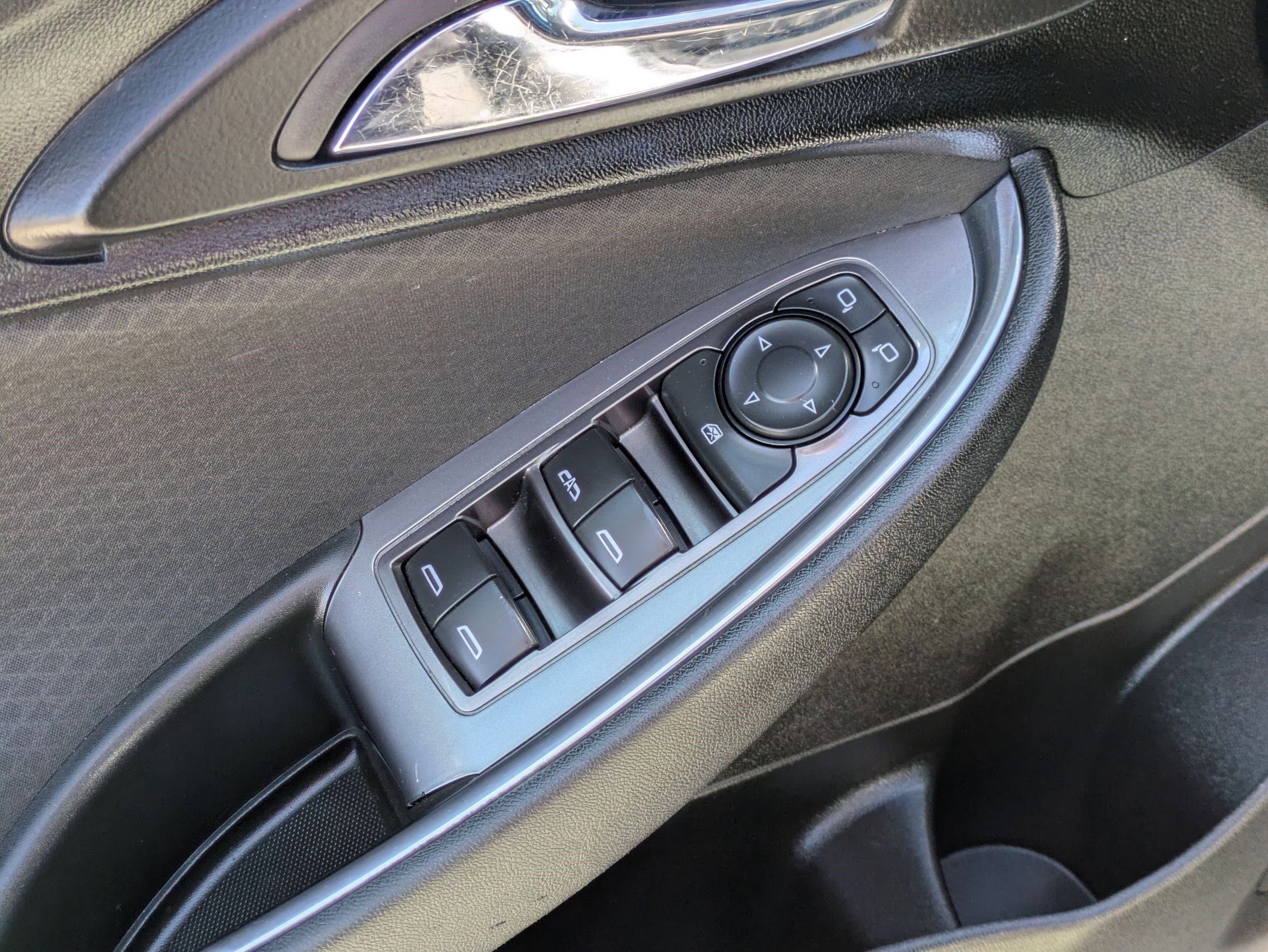 Used 2018 Chevrolet Malibu LT w/ Driver Confidence Package image 11