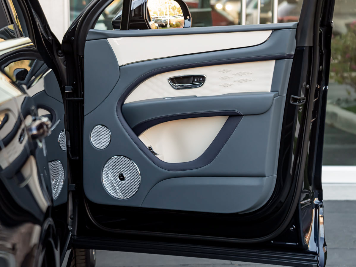 New 2027 Bentley Bentayga AWD/4WD image 41