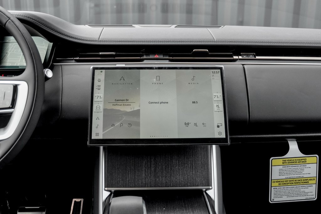 New 2025 Land Rover Range Rover SE image 19