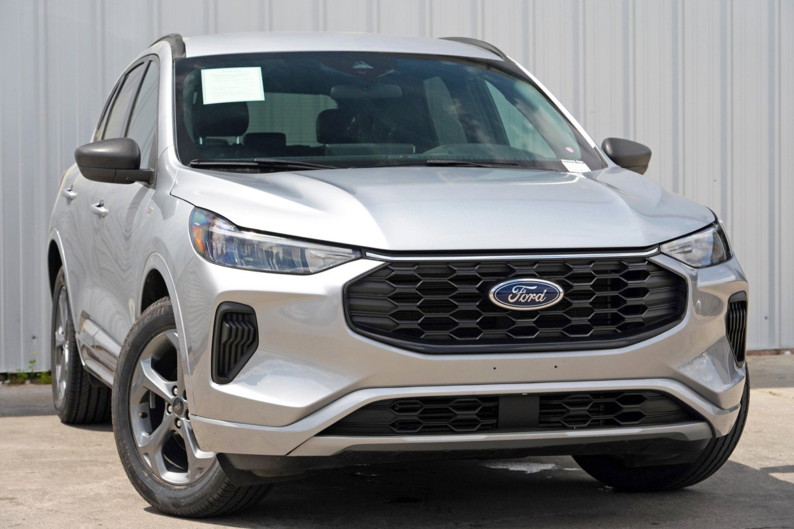 Used 2024 Ford Escape ST-Line w/ Tech Pack #1 AWD/4WD image 2