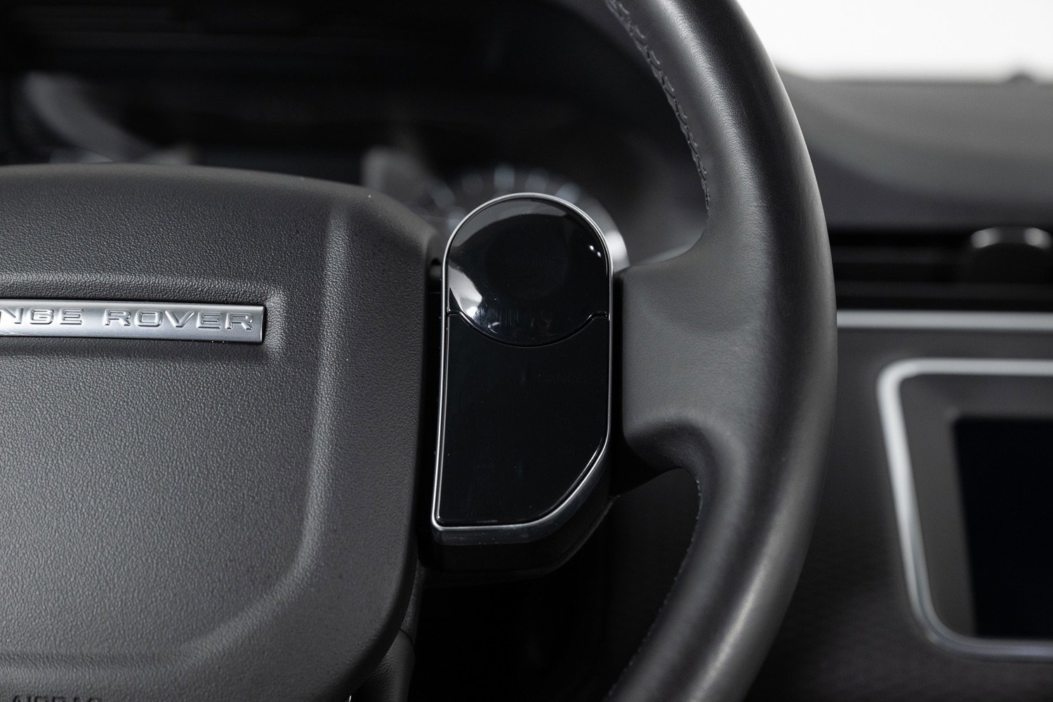 Used 2020 Land Rover Range Rover Evoque S image 32