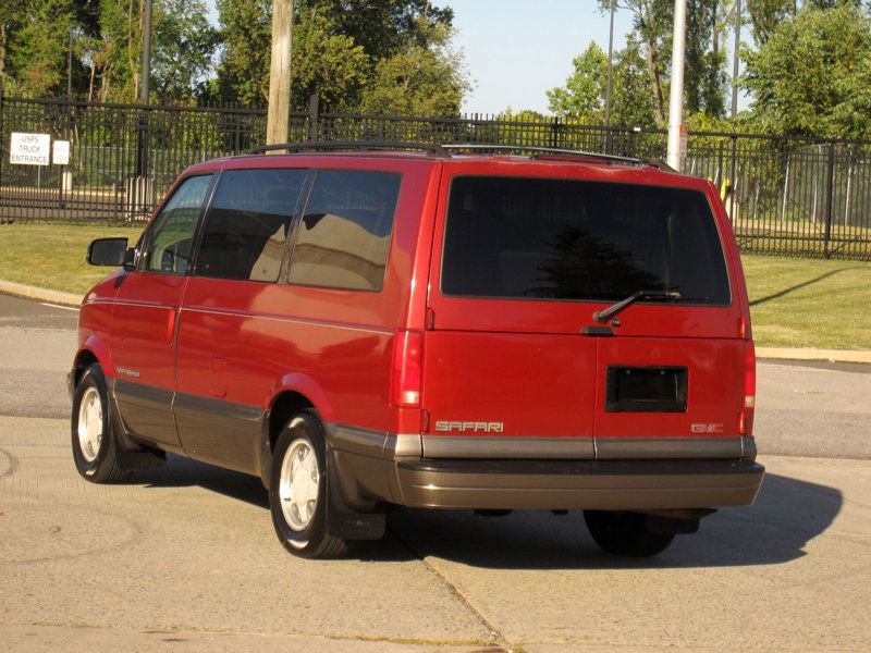 Used 1999 GMC Safari AWD image 13
