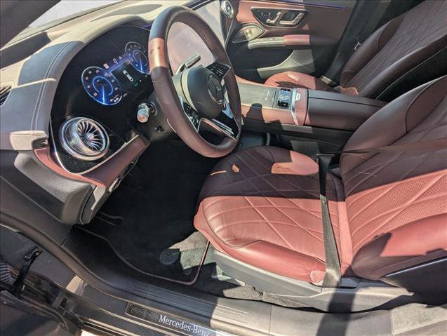 Used 2024 Mercedes-Benz EQS 580 4MATIC Sedan image 12