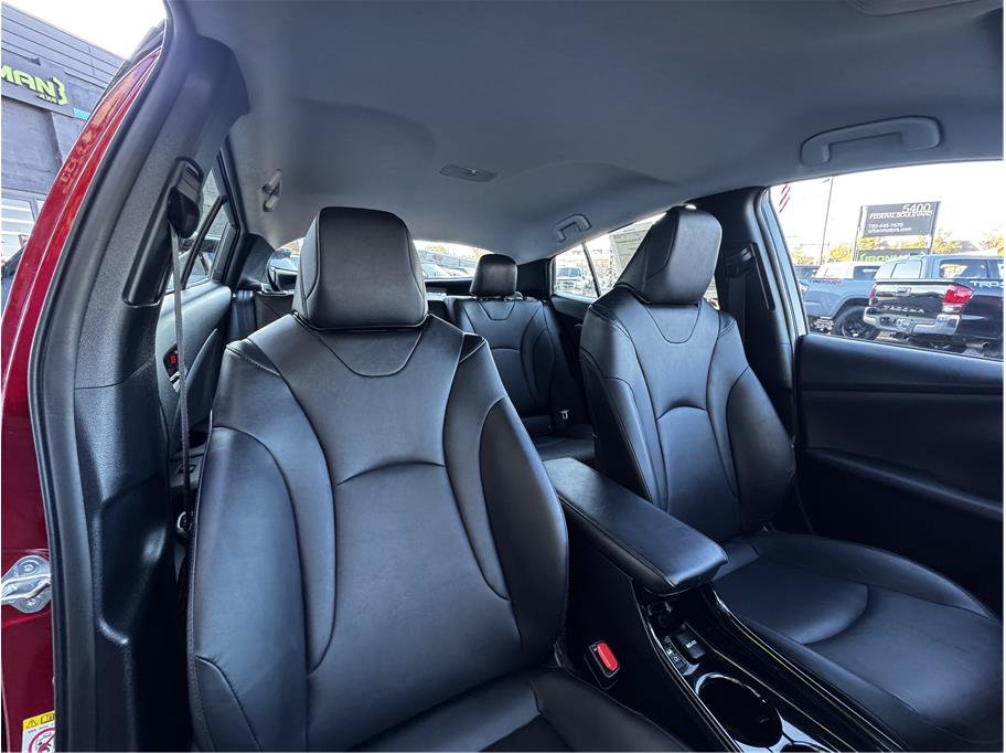 Used 2017 Toyota Prius Prime Advanced FWD image 15