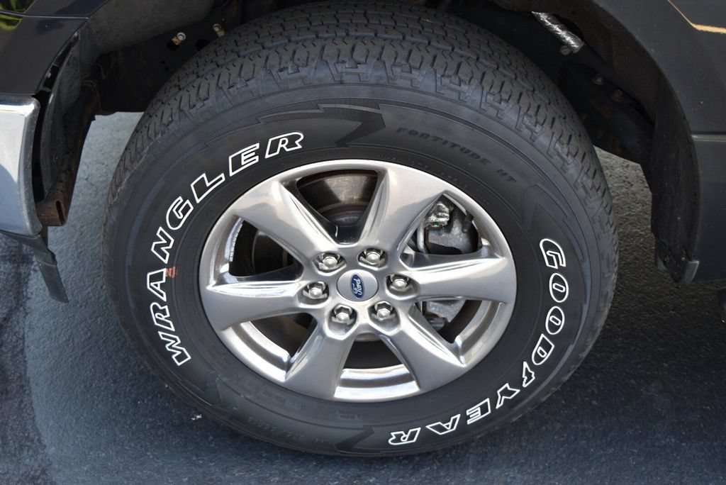 Used 2019 Ford F150 XLT w/ Equipment Group 302A Luxury AWD/4WD image 13