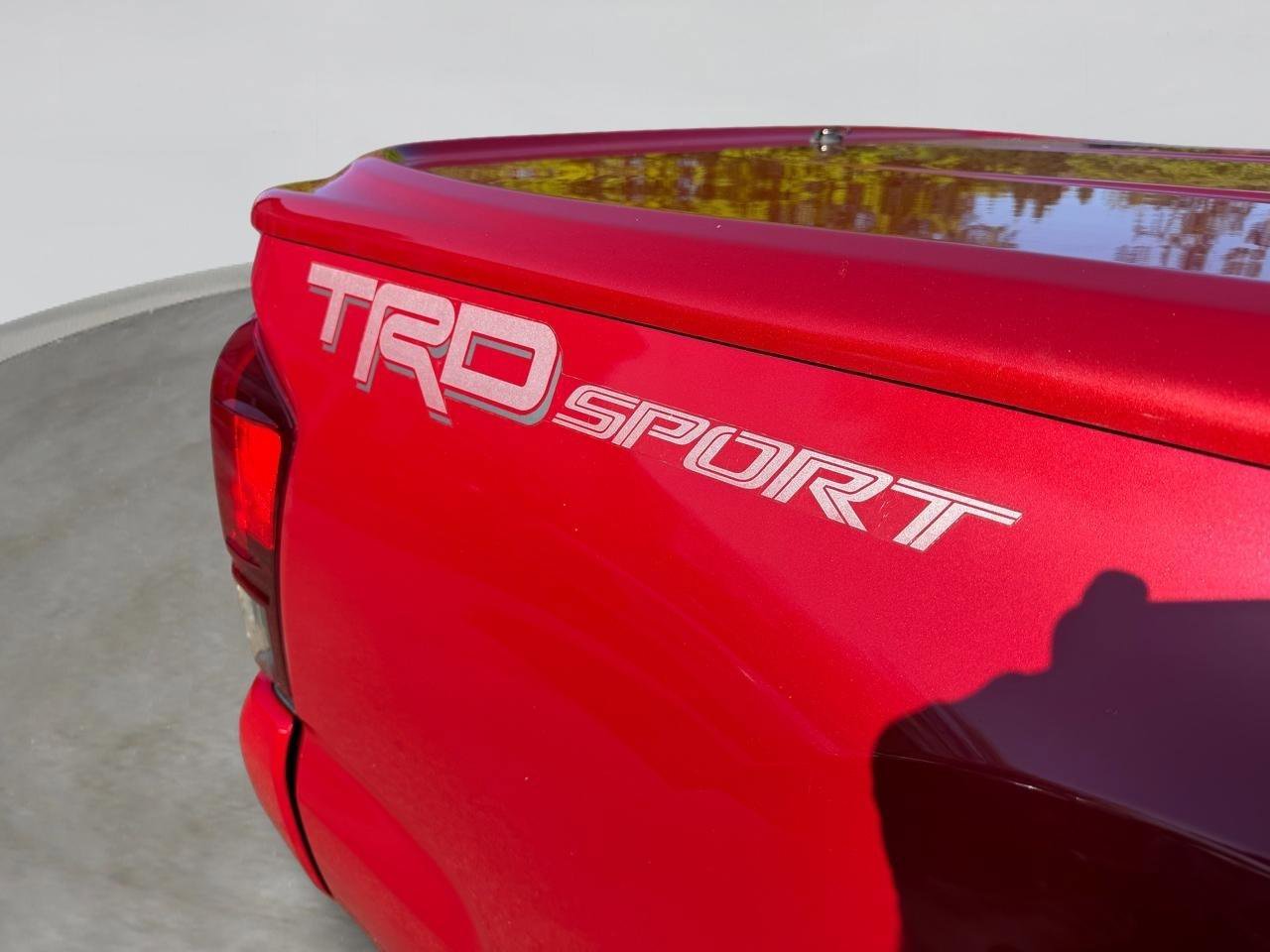 Used 2016 Toyota Tacoma TRD Sport w/ Towing Package RWD image 18