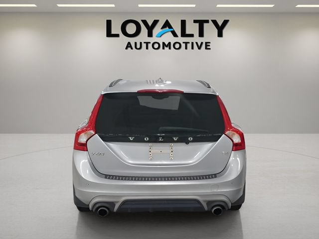 Used 2018 Volvo V60 T5 Dynamic w/ Vision Package FWD image 4