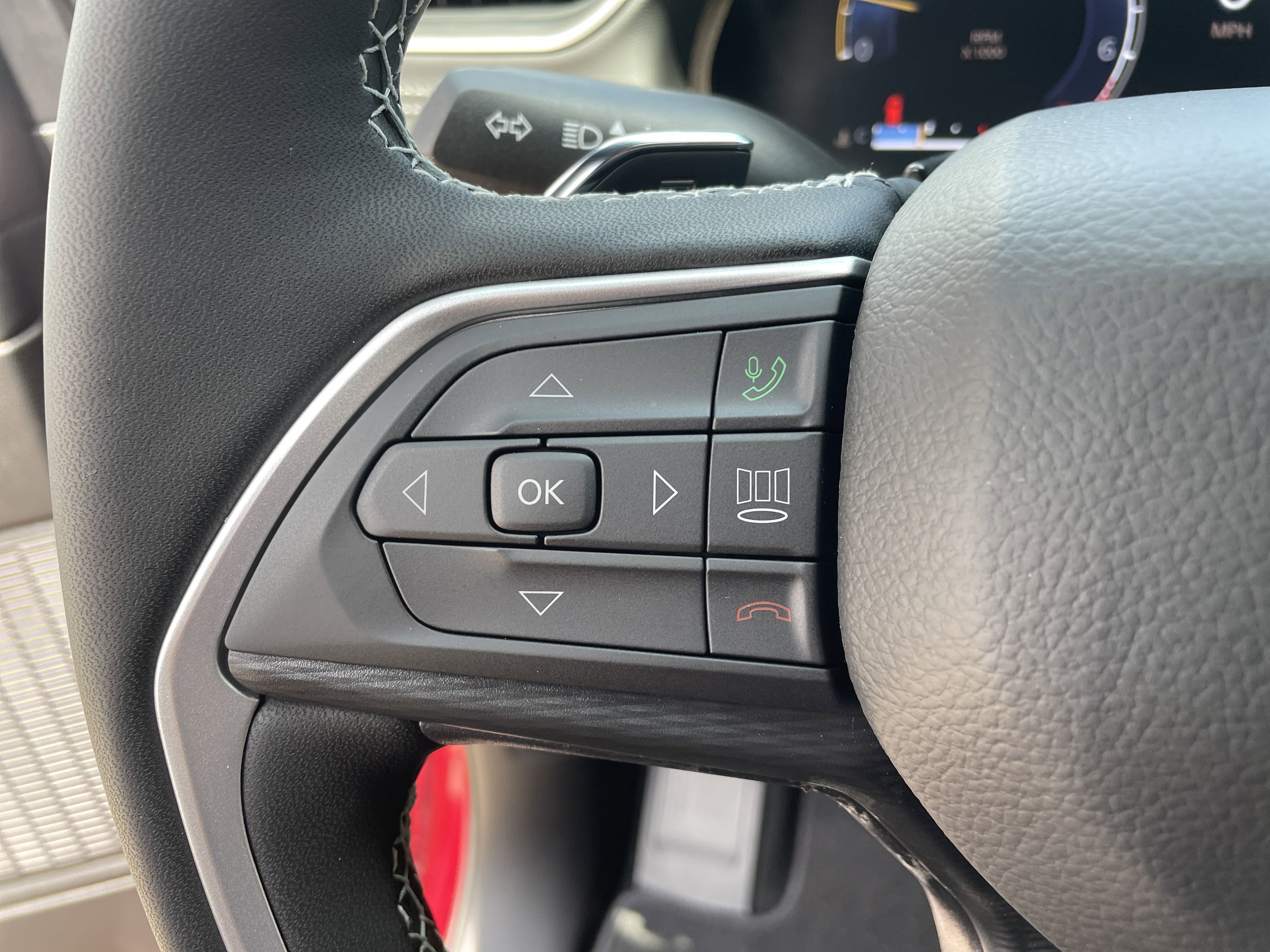 New 2025 Jeep Grand Cherokee L Altitude image 40