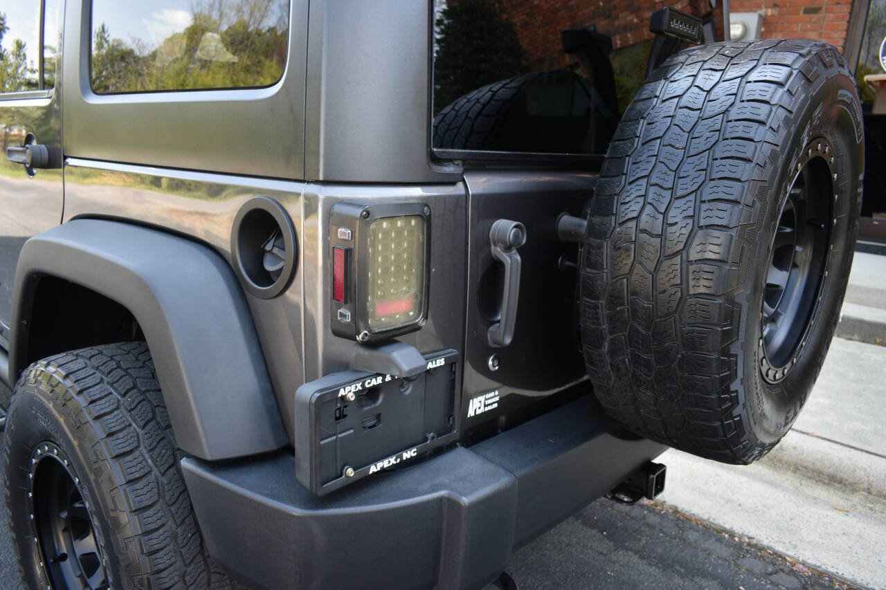 Used 2018 Jeep Wrangler Unlimited Sport S image 29