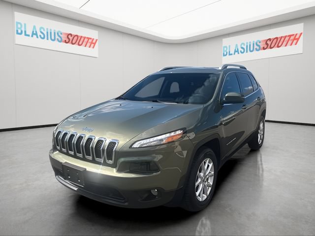 Used 2018 Jeep Cherokee Latitude Plus w/ Comfort/Convenience Group AWD/4WD image 7