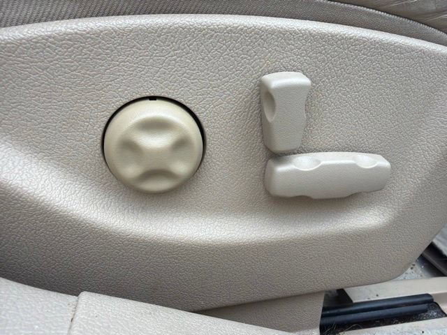 Used 2007 Cadillac STS V8 w/ Preferred Equipment Group RWD image 14