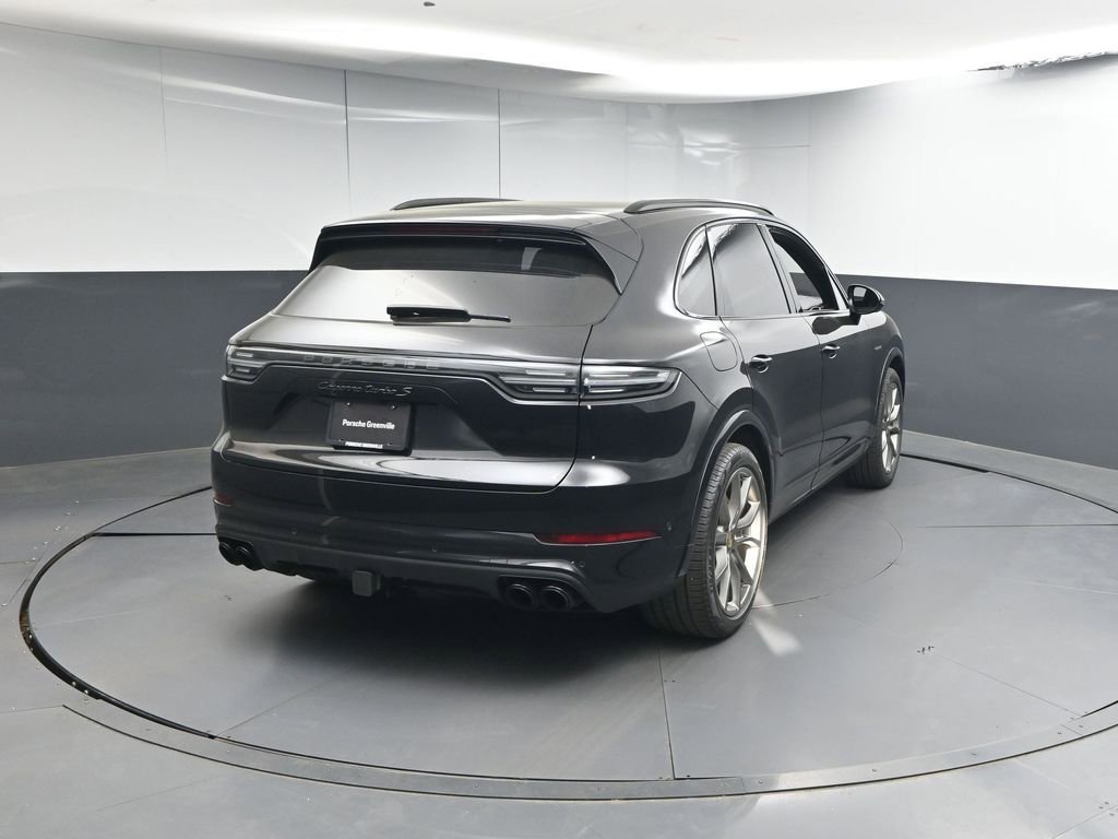 Certified 2022 Porsche Cayenne Turbo S AWD/4WD image 25
