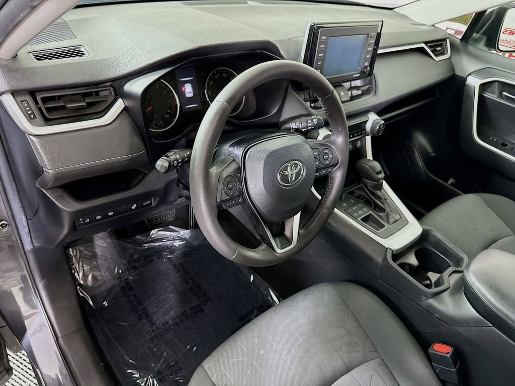 Certified 2020 Toyota RAV4 XLE w/ Convenience Package AWD/4WD image 19