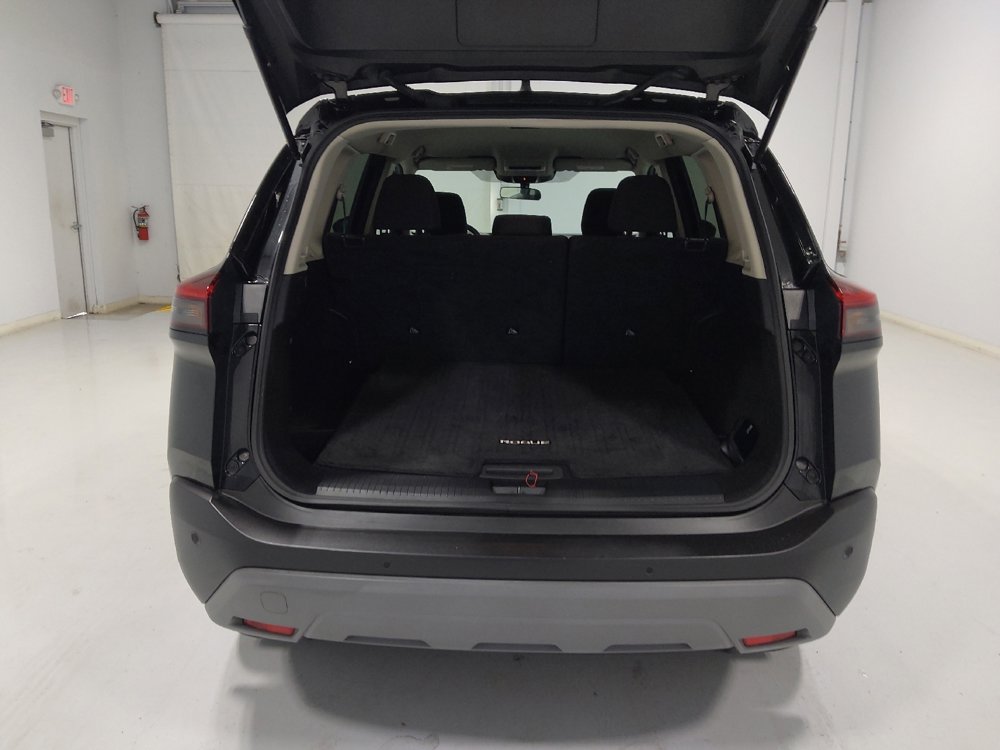 Used 2023 Nissan Rogue S image 29