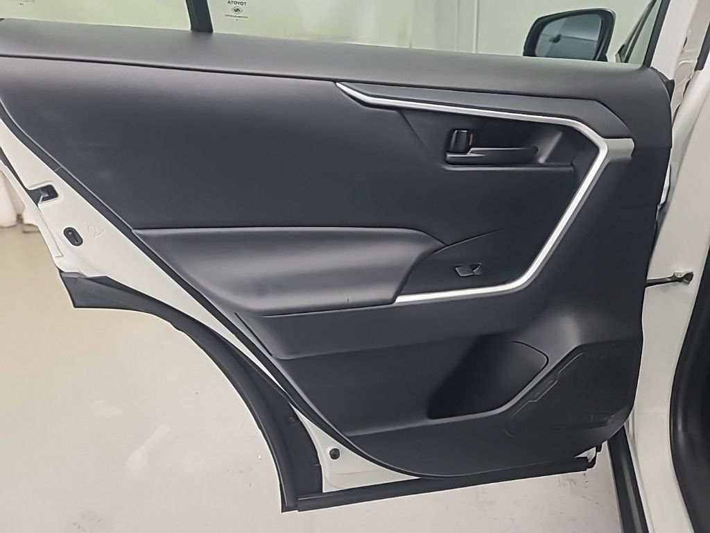 Used 2025 Toyota RAV4 LE AWD/4WD image 19