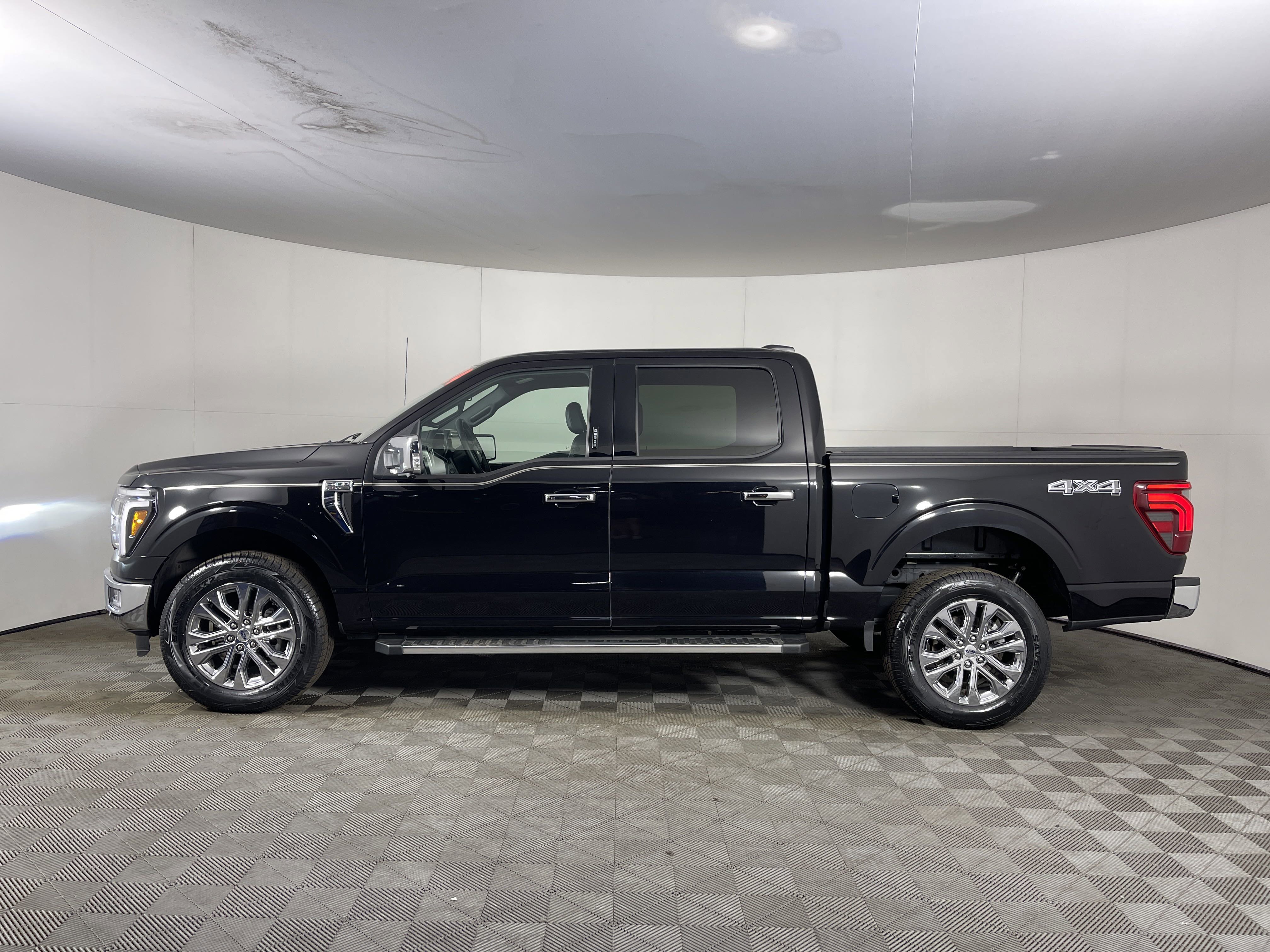 Used 2024 Ford F150 Lariat w/ Tow/Haul Package image 3