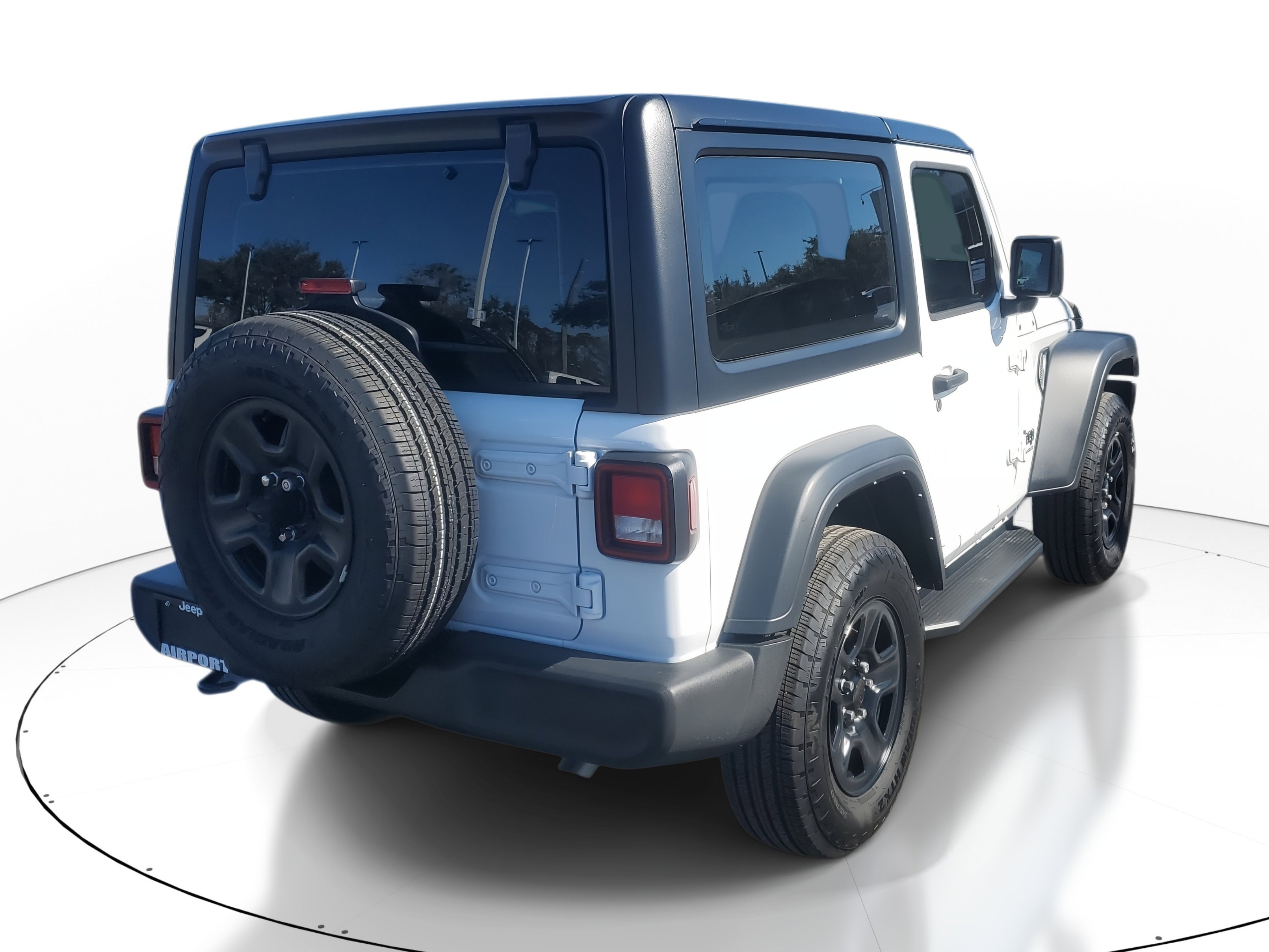 Used 2025 Jeep Wrangler Sport image 5