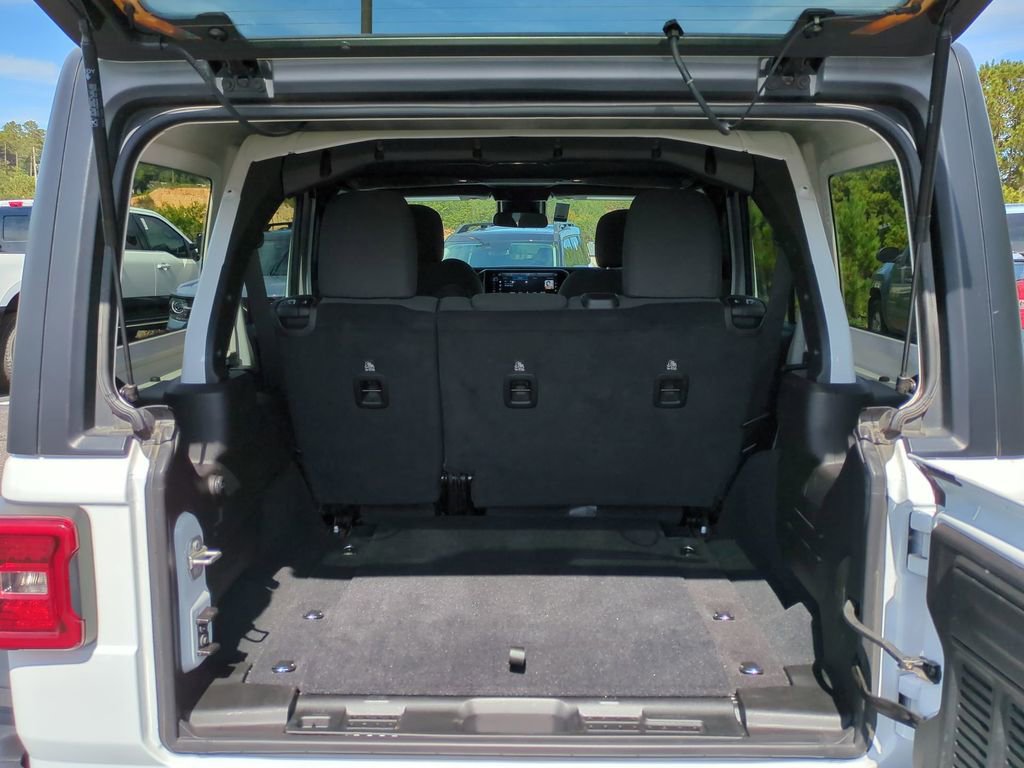 Used 2024 Jeep Wrangler Unlimited Rubicon AWD/4WD image 17