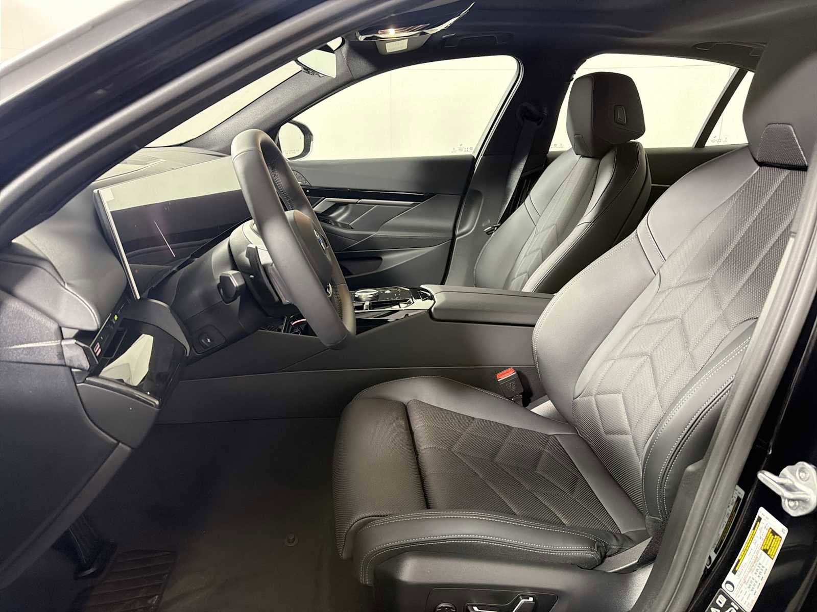 New 2026 BMW 530i xDrive AWD/4WD image 11