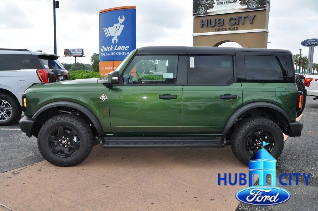 New 2025 Ford Bronco Outer Banks image 2