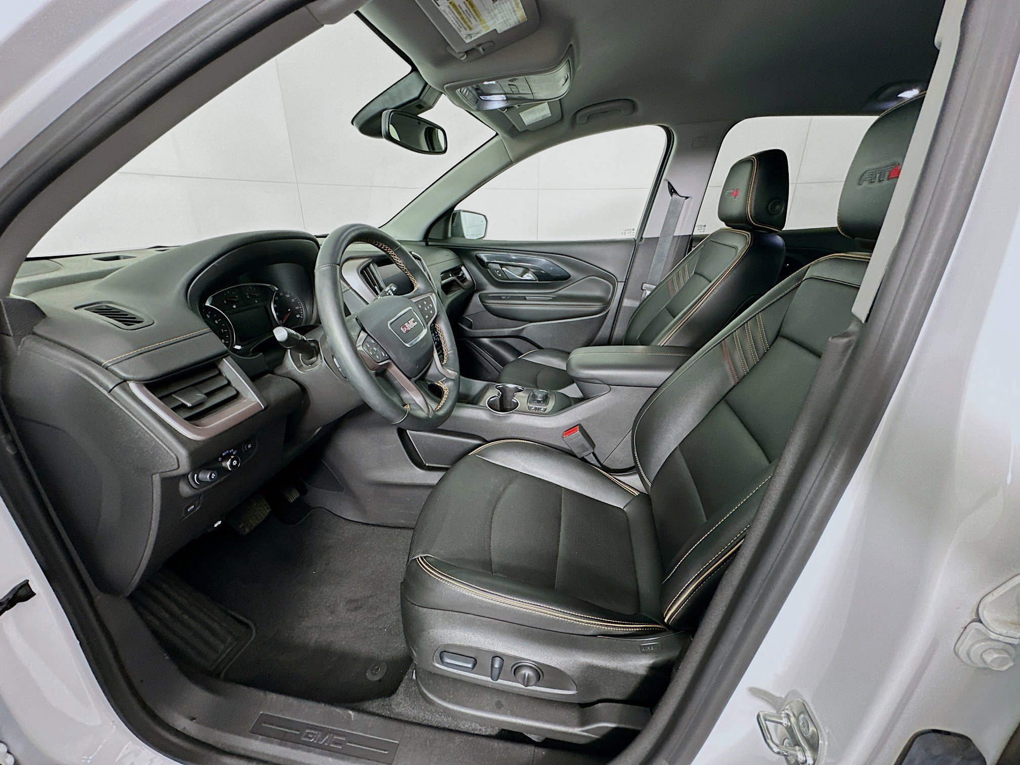 Used 2024 GMC Terrain AT4 AWD/4WD image 13