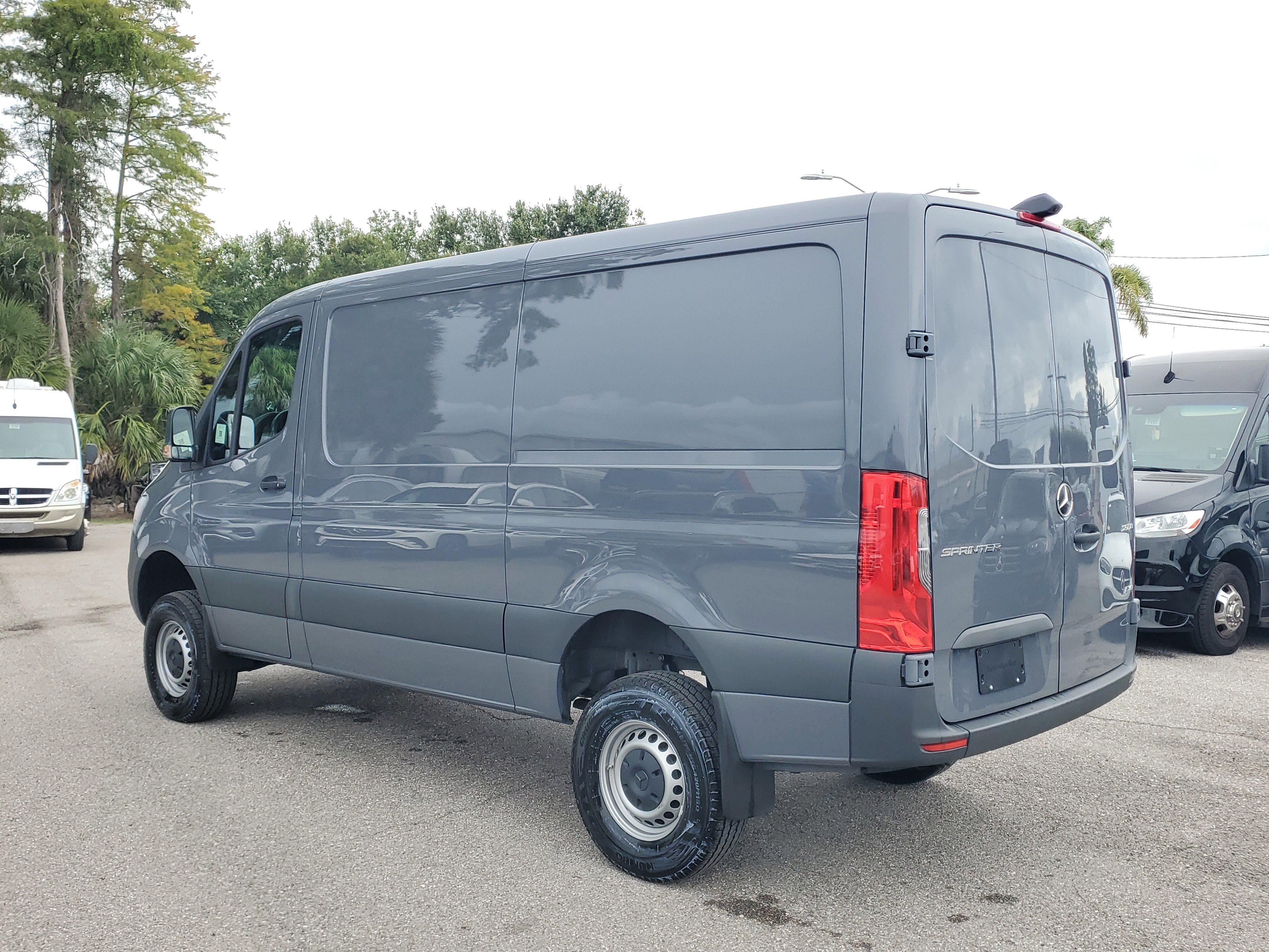 Used 2025 Mercedes-Benz Sprinter 2500 image 3