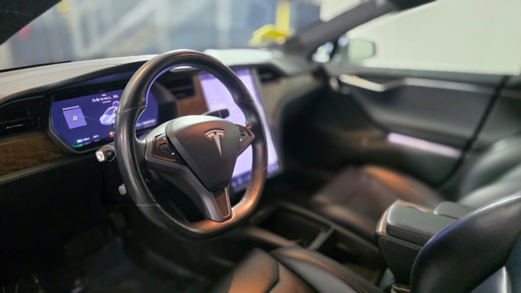 Used 2020 Tesla Model S AWD image 22