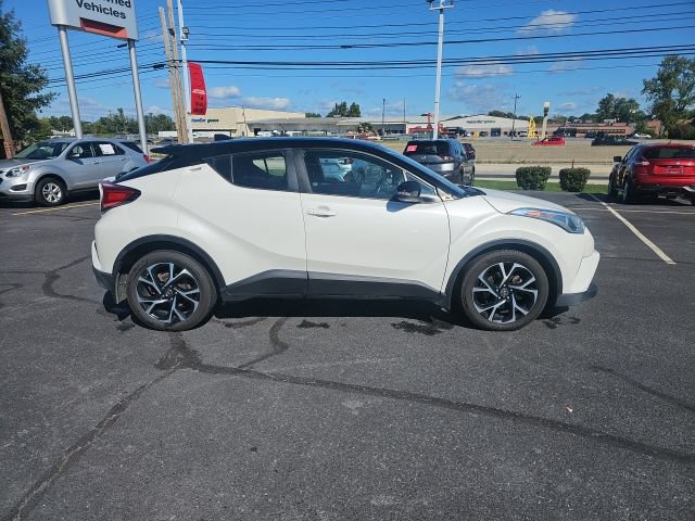 Used 2019 Toyota C-HR XLE FWD image 8
