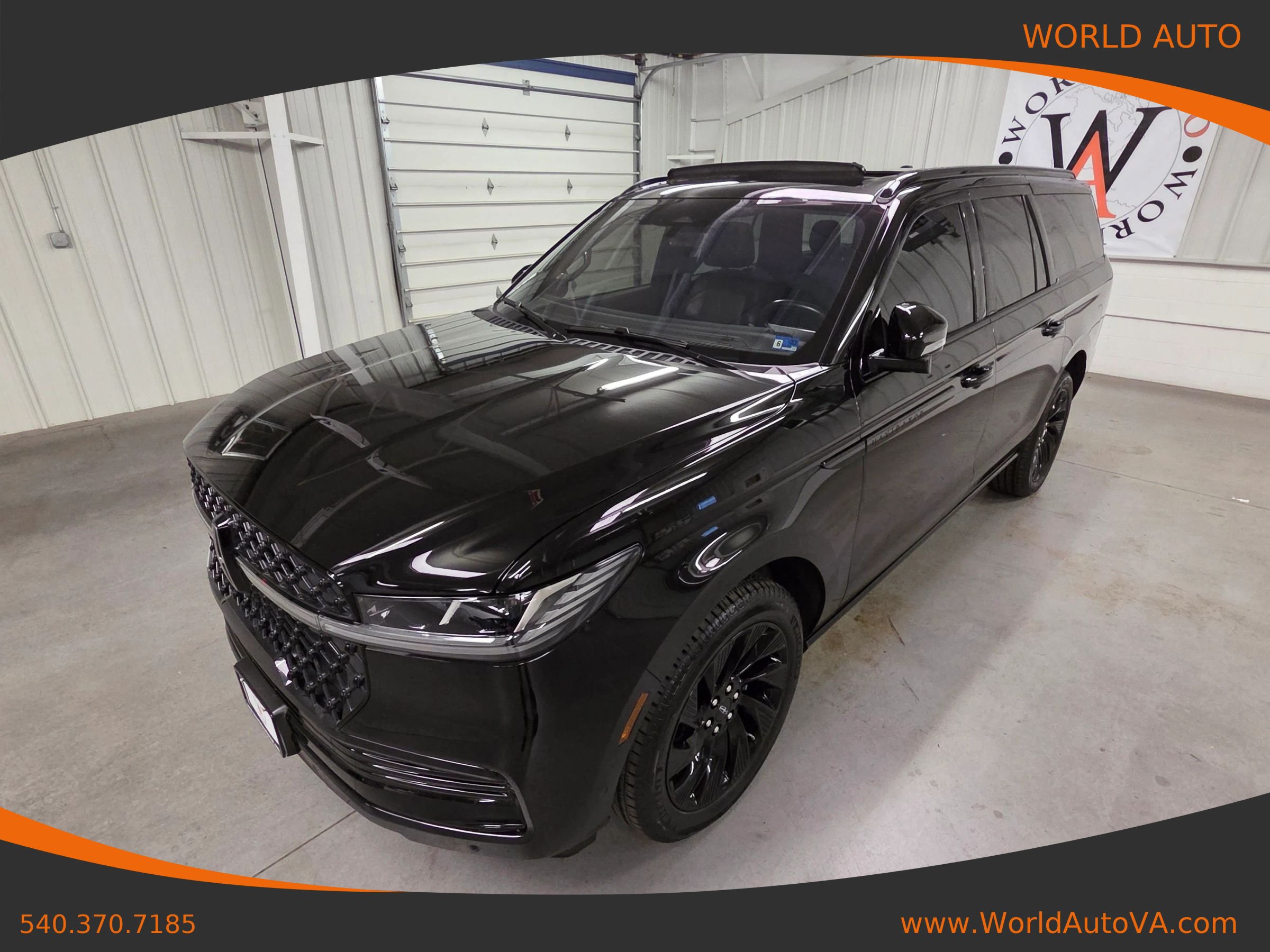 Used 2025 Lincoln Navigator L Reserve w/ Jet Appearance Package AWD/4WD image 1