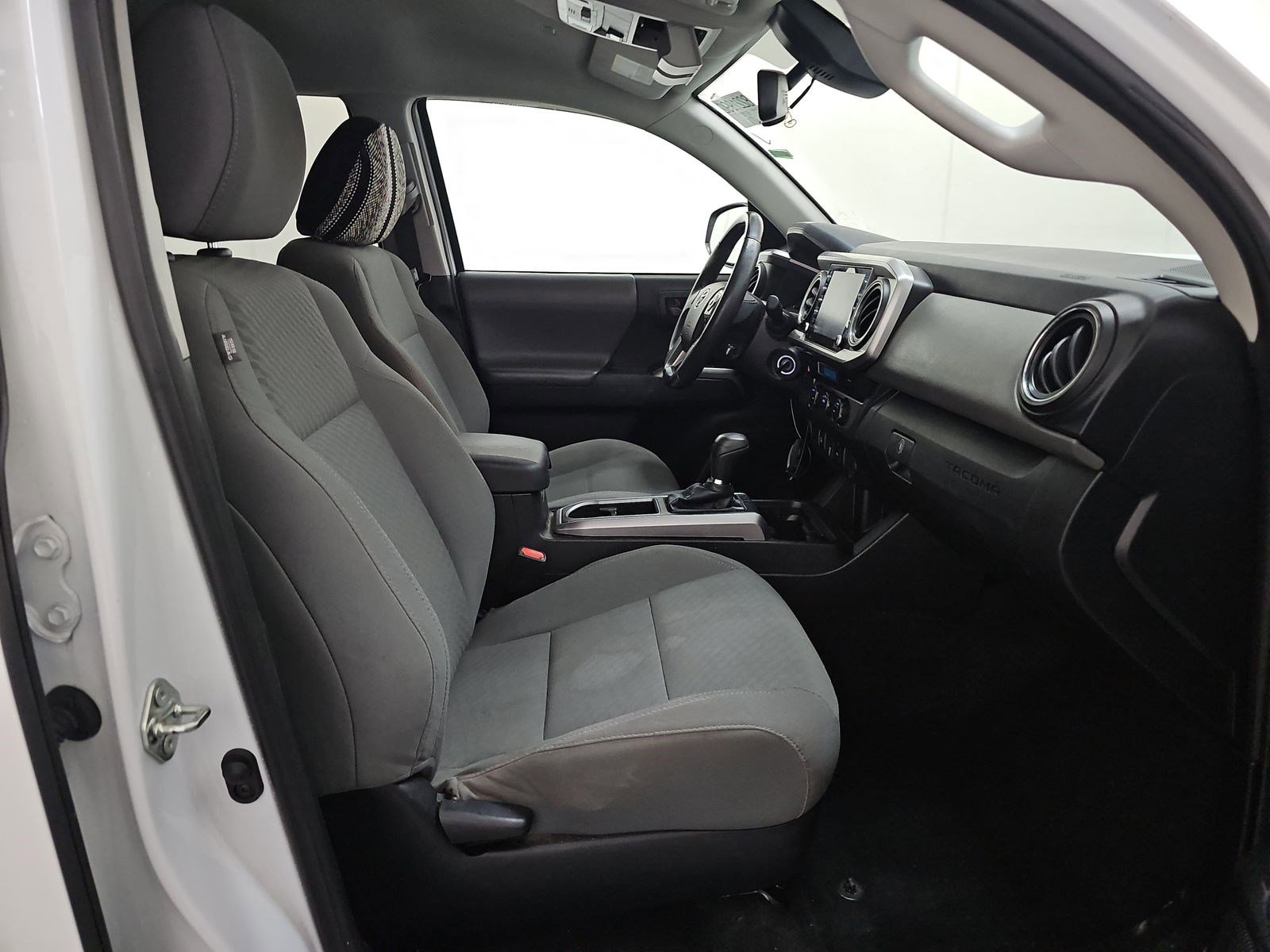 Used 2021 Toyota Tacoma SR5 RWD image 8