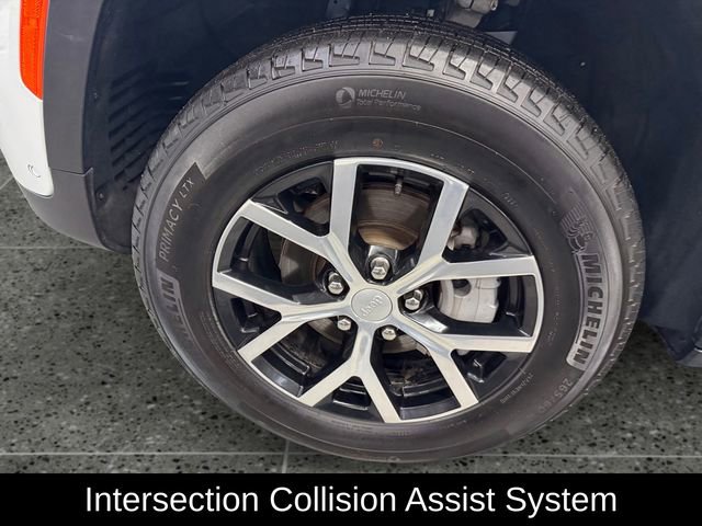 Used 2024 Jeep Grand Cherokee Limited w/ Luxury Tech Group II image 28