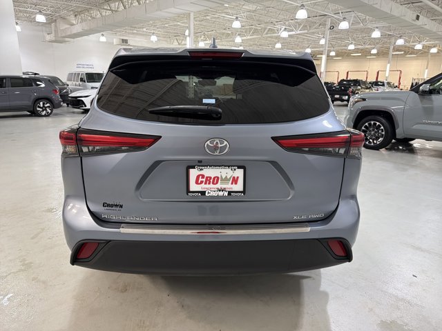 Used 2023 Toyota Highlander XLE w/ Protection Package #3 (TMS) AWD/4WD image 7