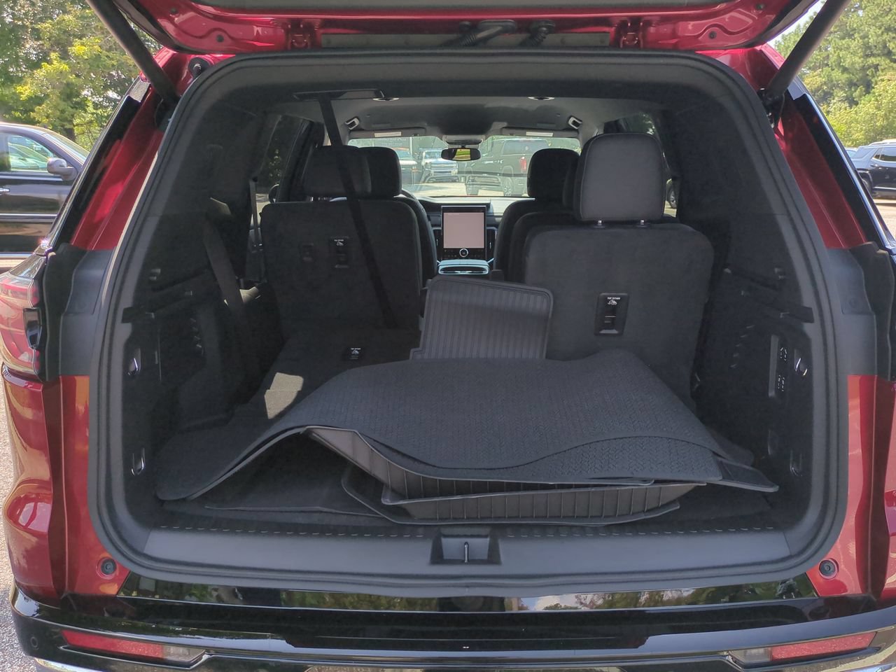 Used 2024 GMC Acadia Denali w/ LPO, Floor Liner Package AWD/4WD image 26