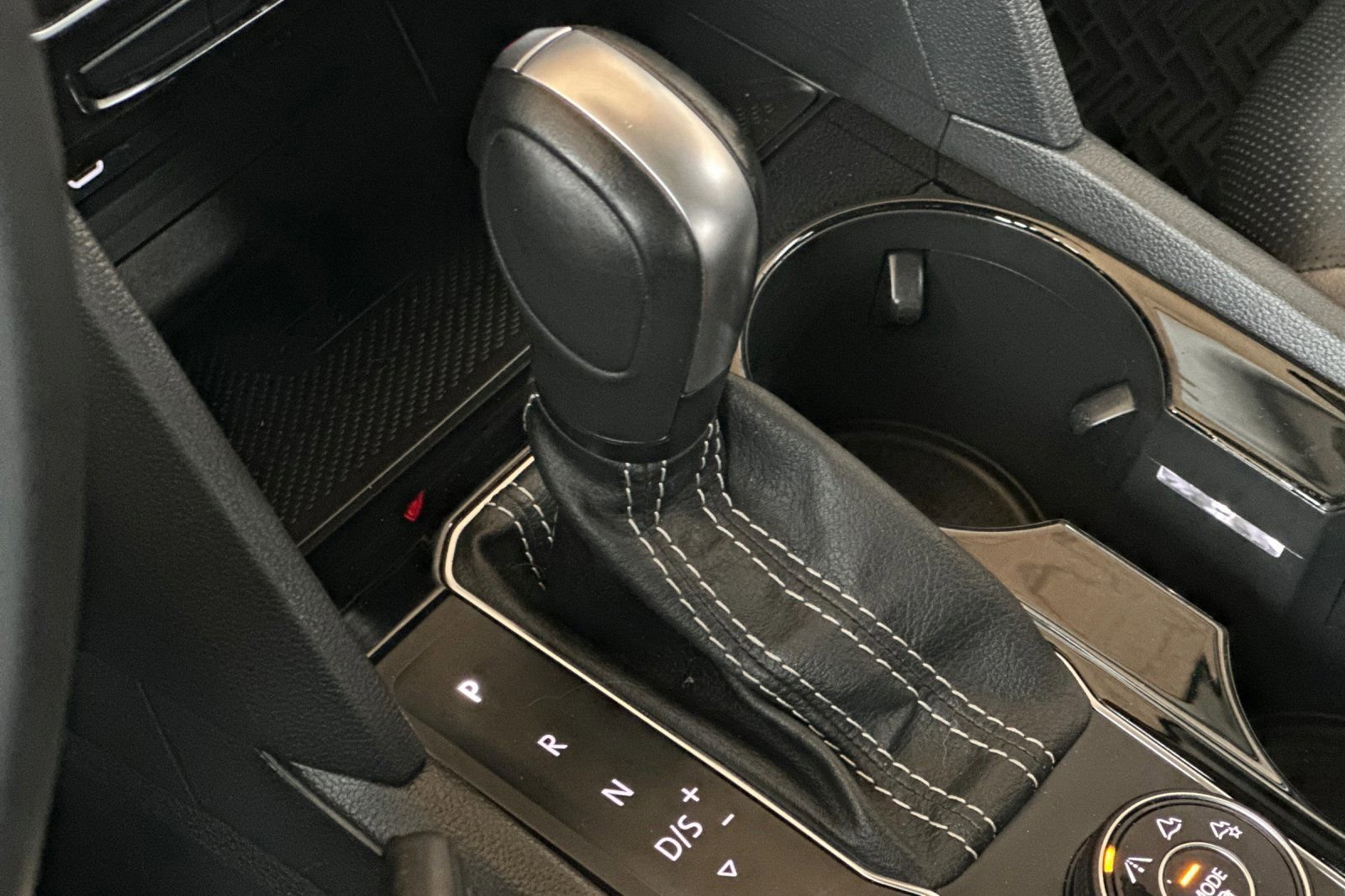 Used 2021 Volkswagen Atlas SEL Premium image 23