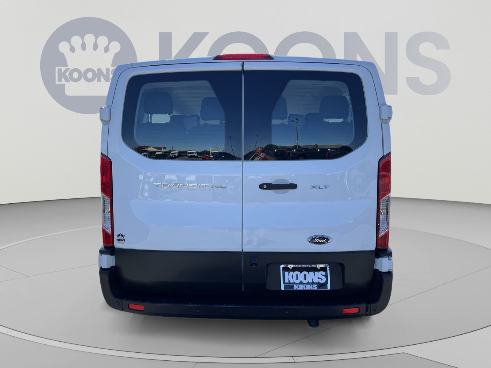 Used 2023 Ford Transit 350 XLT RWD image 5