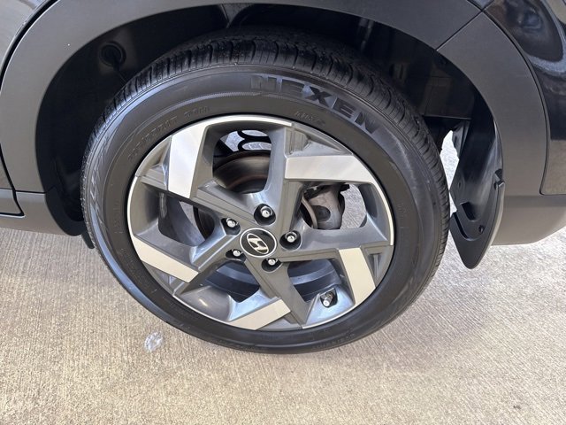 Used 2023 Hyundai Venue SEL image 10