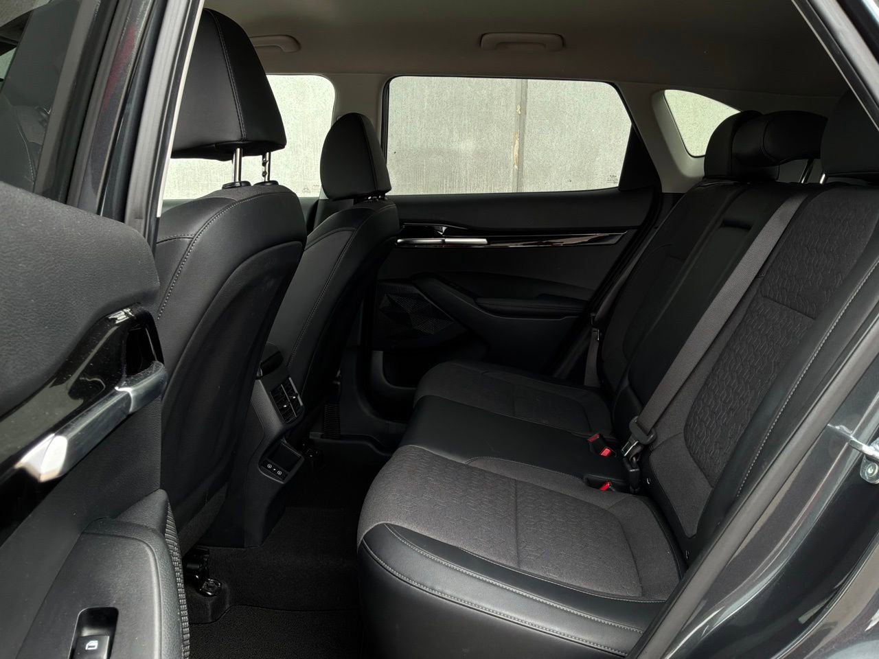 Used 2025 Kia Seltos S image 11