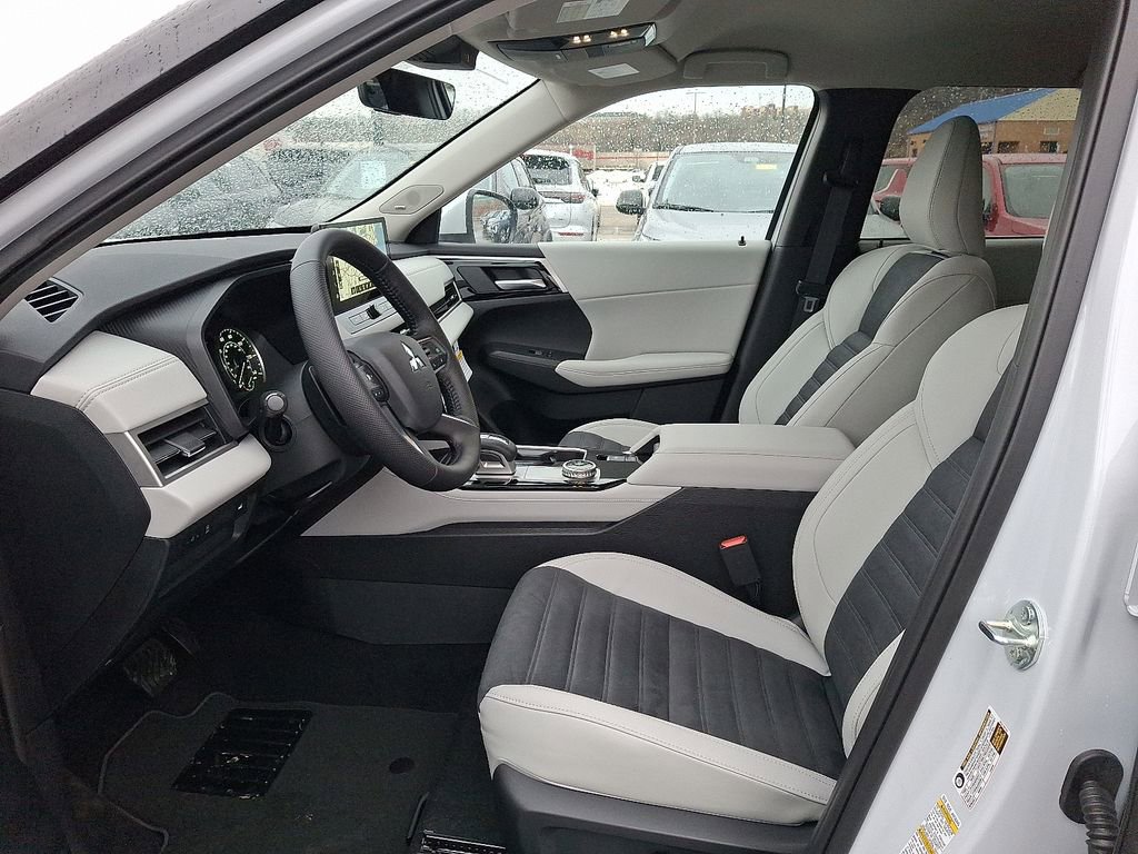 New 2026 Mitsubishi Outlander SE image 6