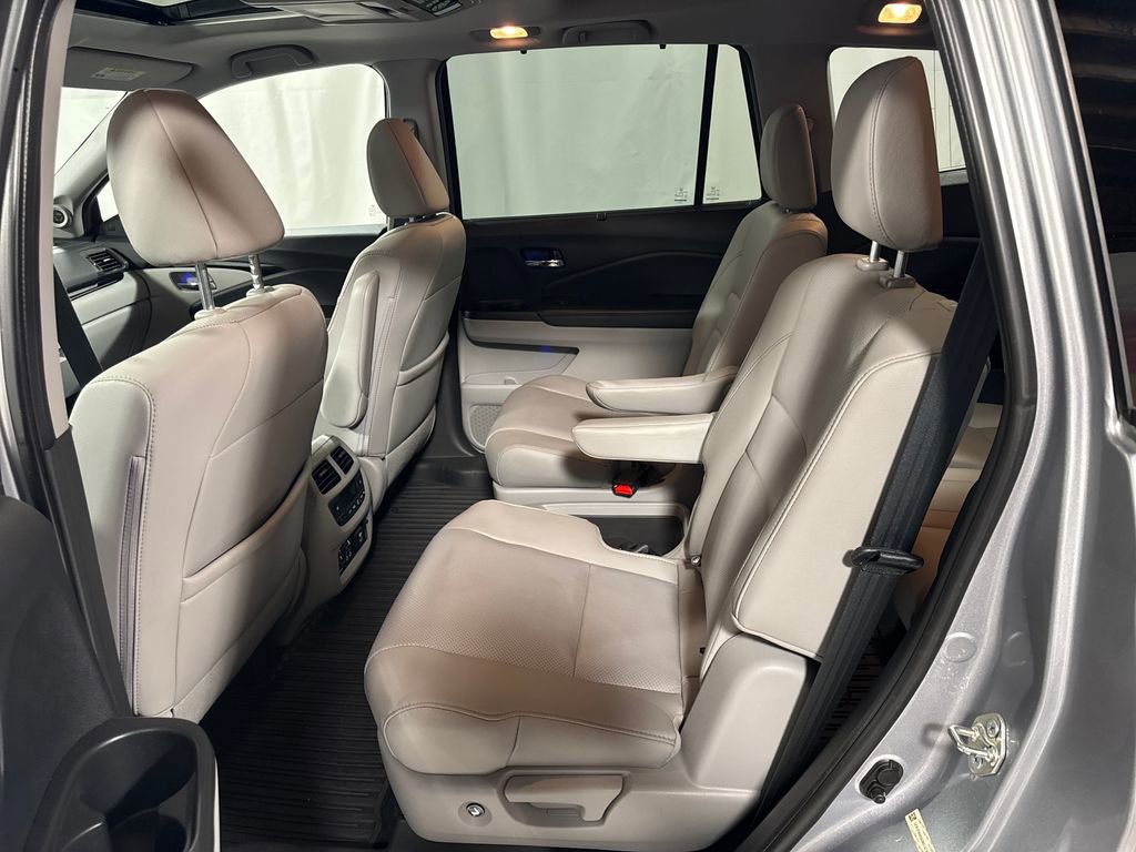 Used 2016 Honda Pilot Elite image 5