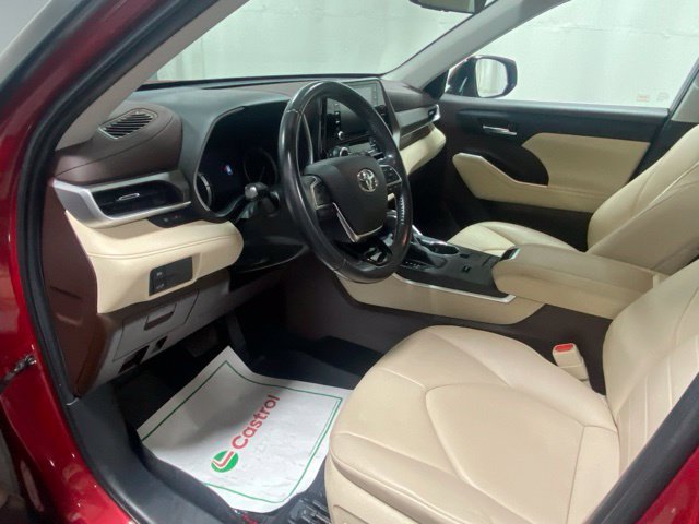 Used 2020 Toyota Highlander XLE FWD image 10