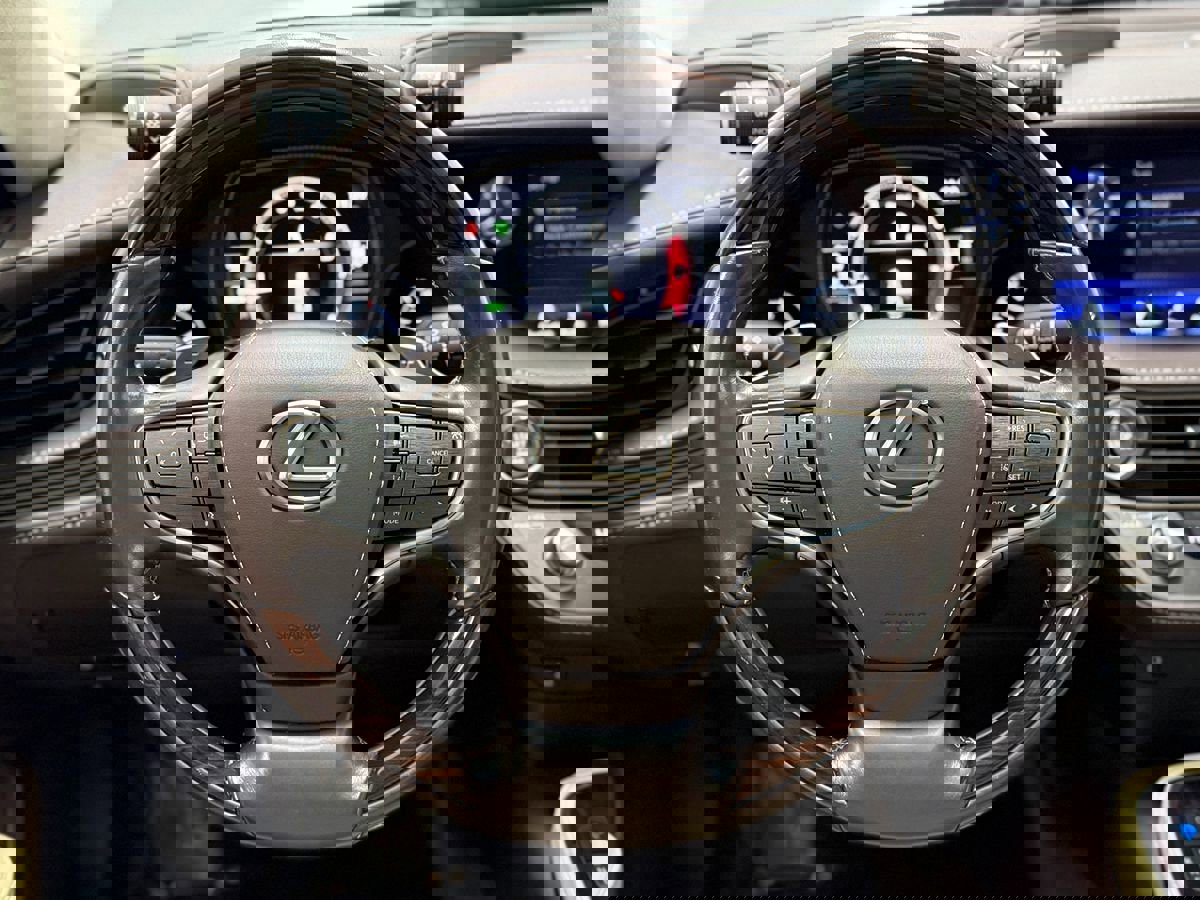 Used 2019 Lexus LS 500 AWD image 17