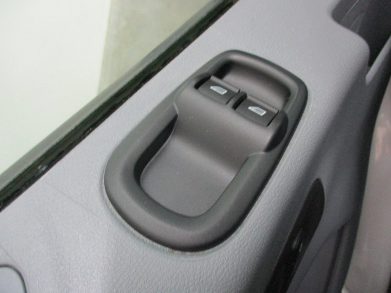 Used 2018 Ford Transit 150 XLT image 14