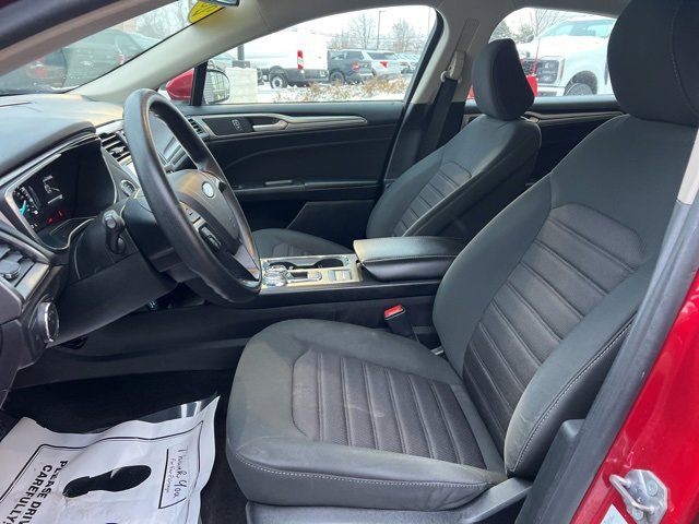 Used 2020 Ford Fusion SE image 20
