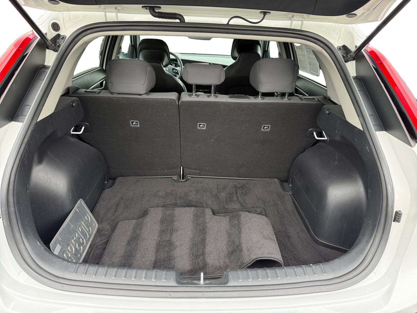 Used 2024 Kia Niro LX FWD image 17