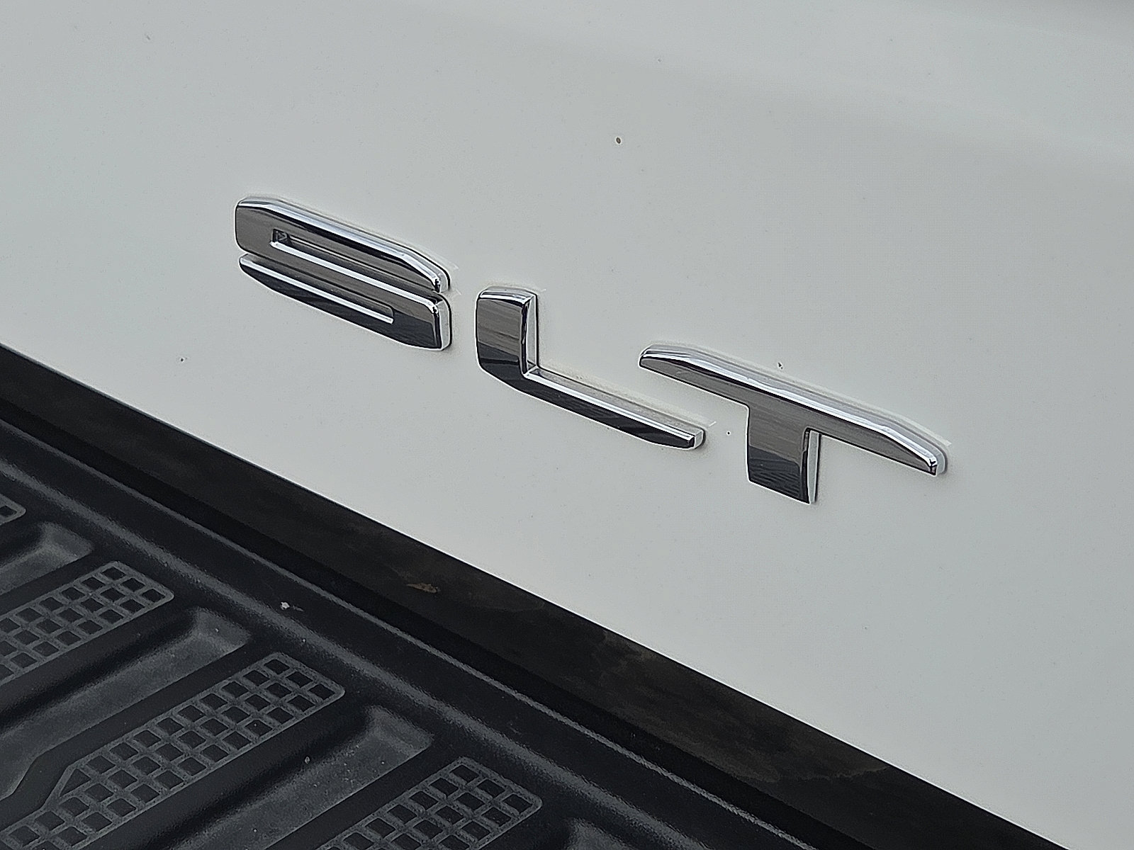Used 2026 GMC Sierra 1500 SLT AWD/4WD image 8