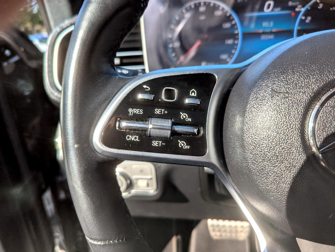 Used 2023 Mercedes-Benz GLS 450 GLS 450 4MATIC SUV image 18