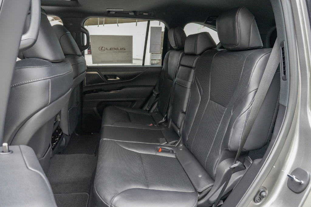 New 2026 Lexus LX 600 4WD w/ Accessory Package (Z1) image 20
