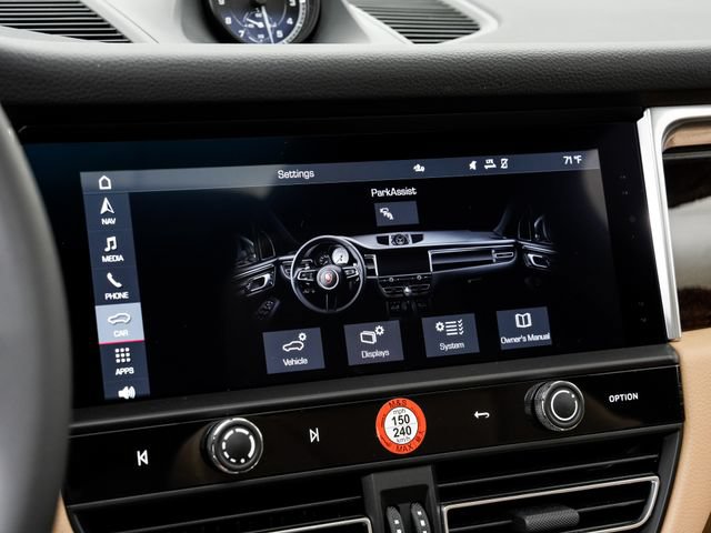 Certified 2026 Porsche Macan AWD/4WD image 19